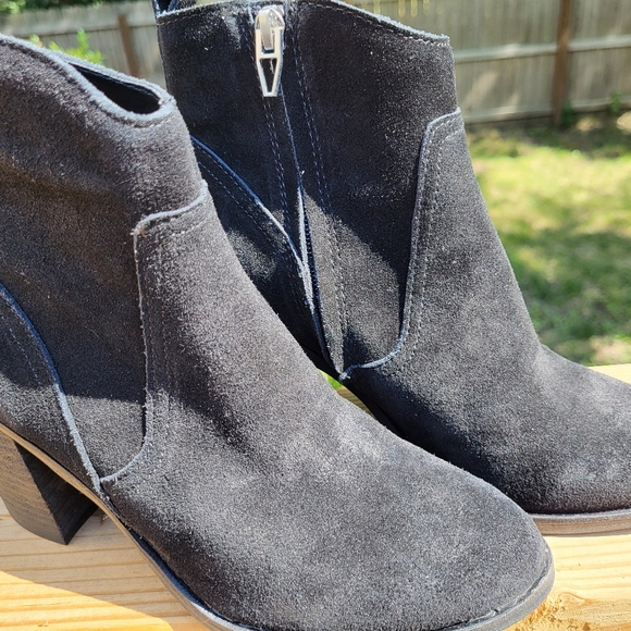 Dolce Vita Saint suede boot - Picture 2 of 3